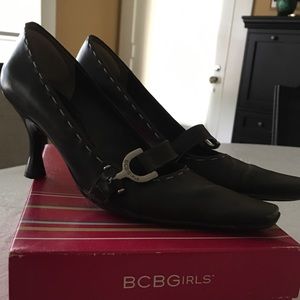 Vintage BCBGiirls leather pumps